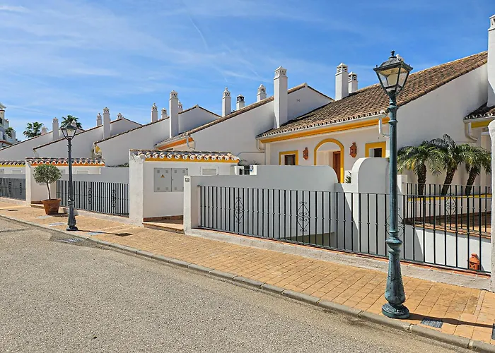 Tatil Evi 3 Bedroom Townhouse Golf Front, Miraflores