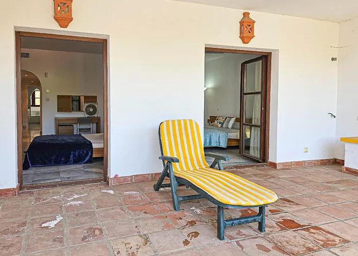 3 Bedroom Townhouse Golf Front, Miraflores Tatil Evi *